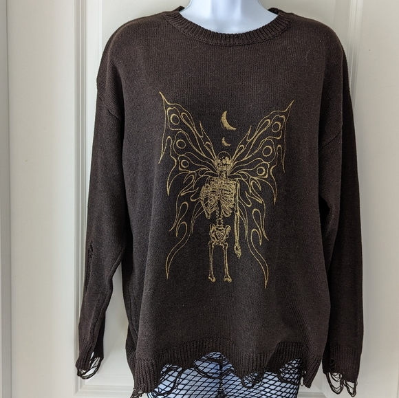 Sweaters - DISTRESSED Sweater Size Medium